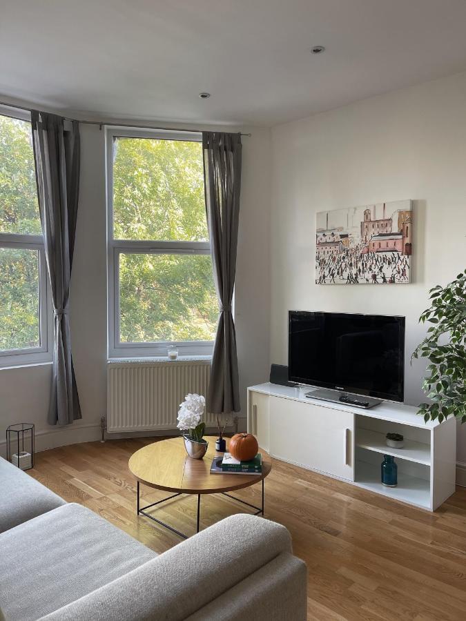 Apartamento Luxuriously Flat In Streatham Londres Exterior foto